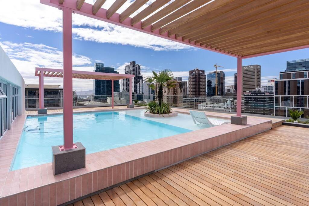 Apartment The Rose 107: Modern Corner Unit With Balcony ~