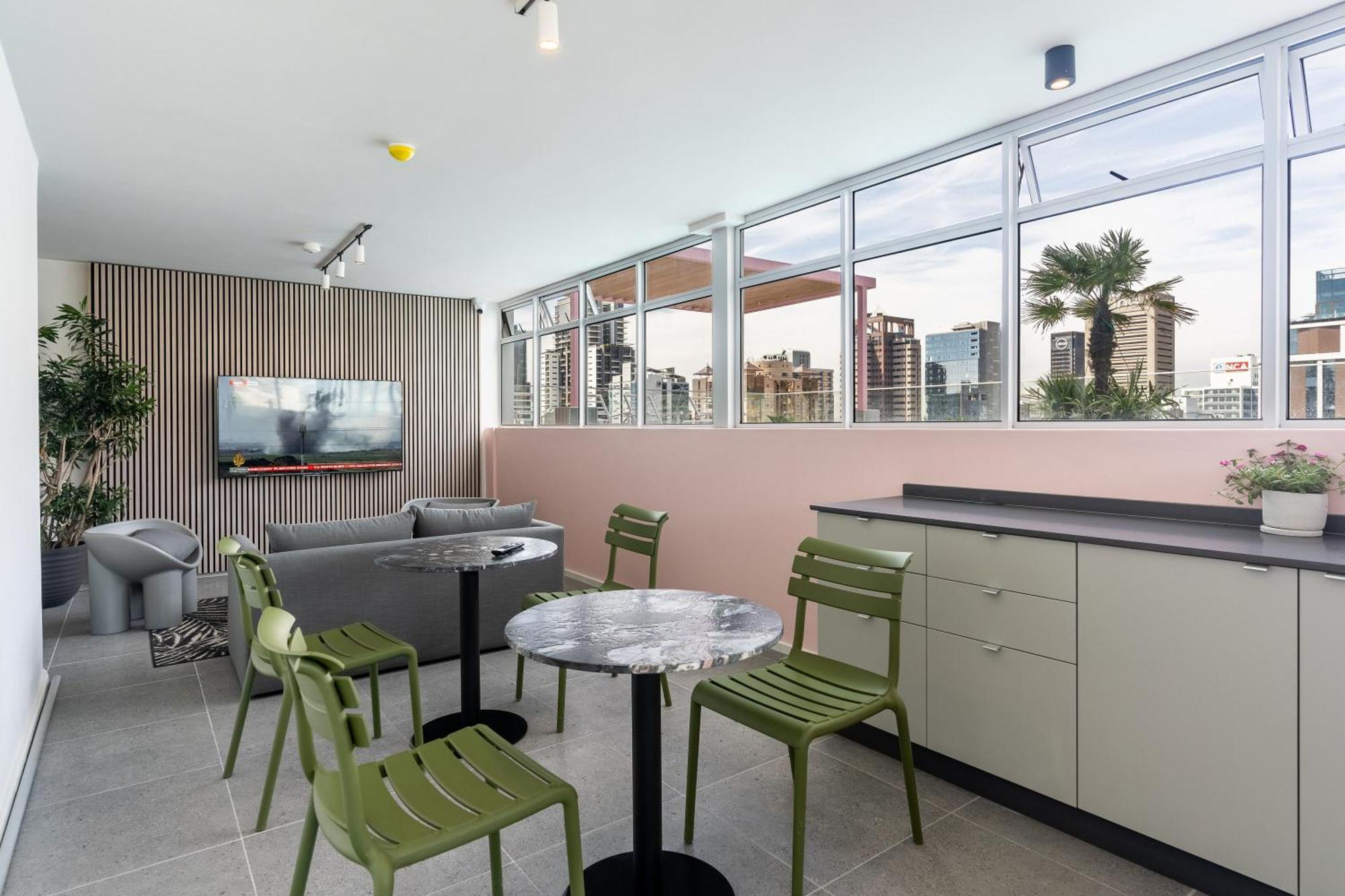 Apartment The Rose 107: Modern Corner Unit With Balcony ~