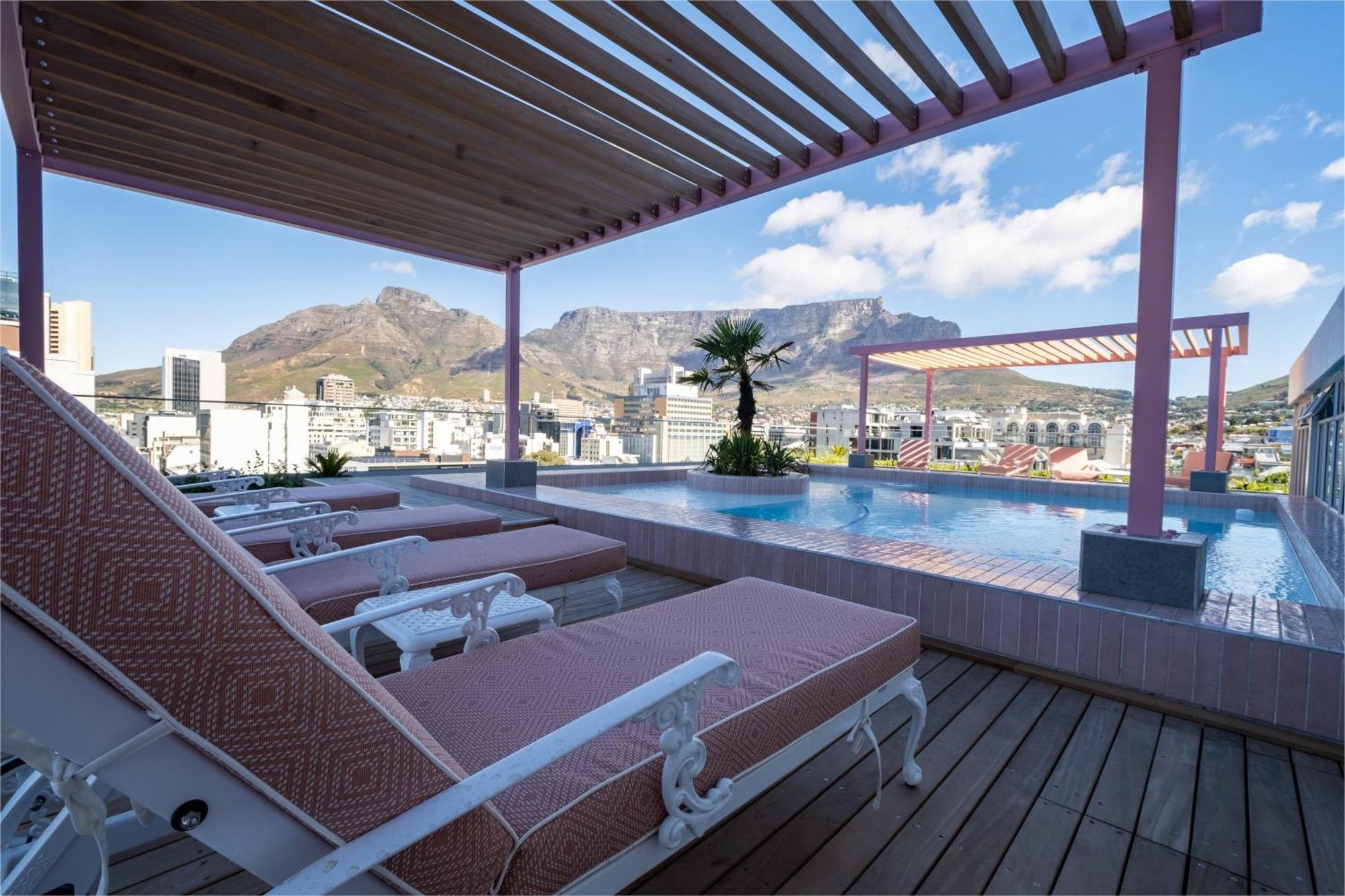 The Rose 107: Modern Corner Unit With Balcony ~