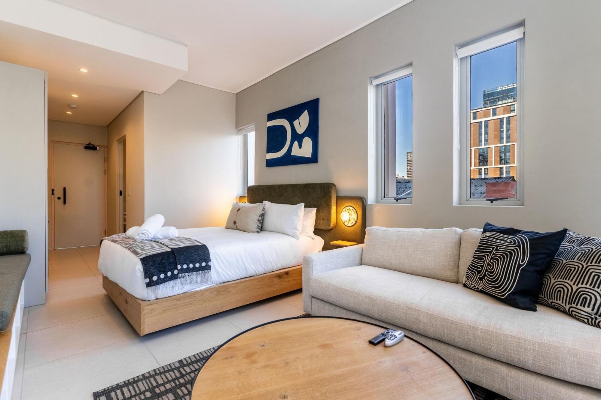 The Rose 107: Modern Corner Unit With Balcony ~