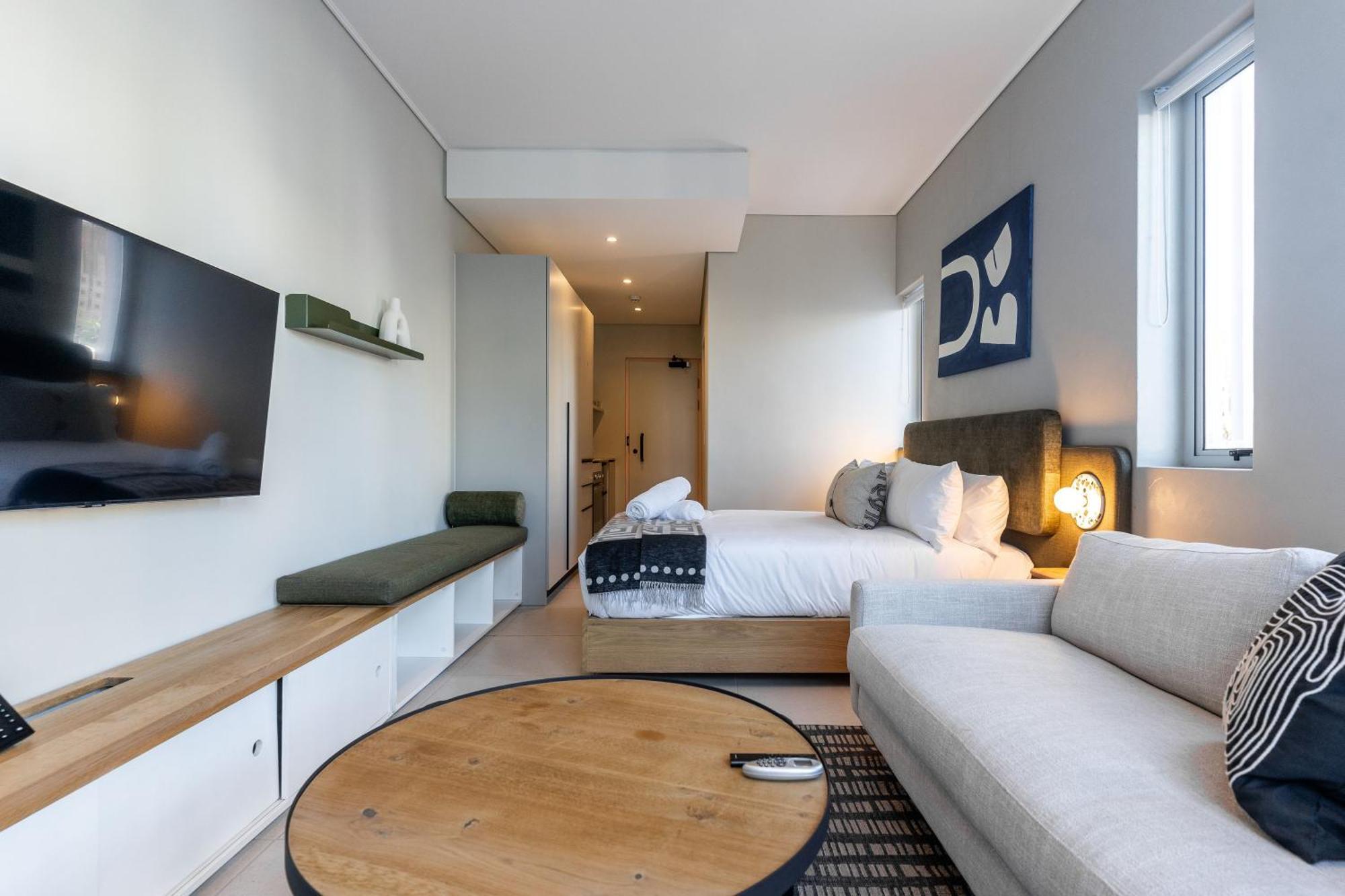 Apartment The Rose 107: Modern Corner Unit With Balcony ~ *
